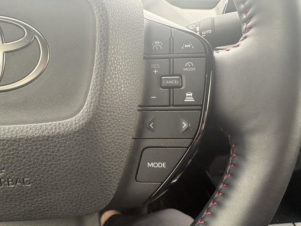 2023 Toyota Prius Prime SE Auto I CARPLAY I MAGS I HEATED SEATS I CAMERA I ACTIVE SECURITY in Montréal, Quebec - 9 - w1024h768px