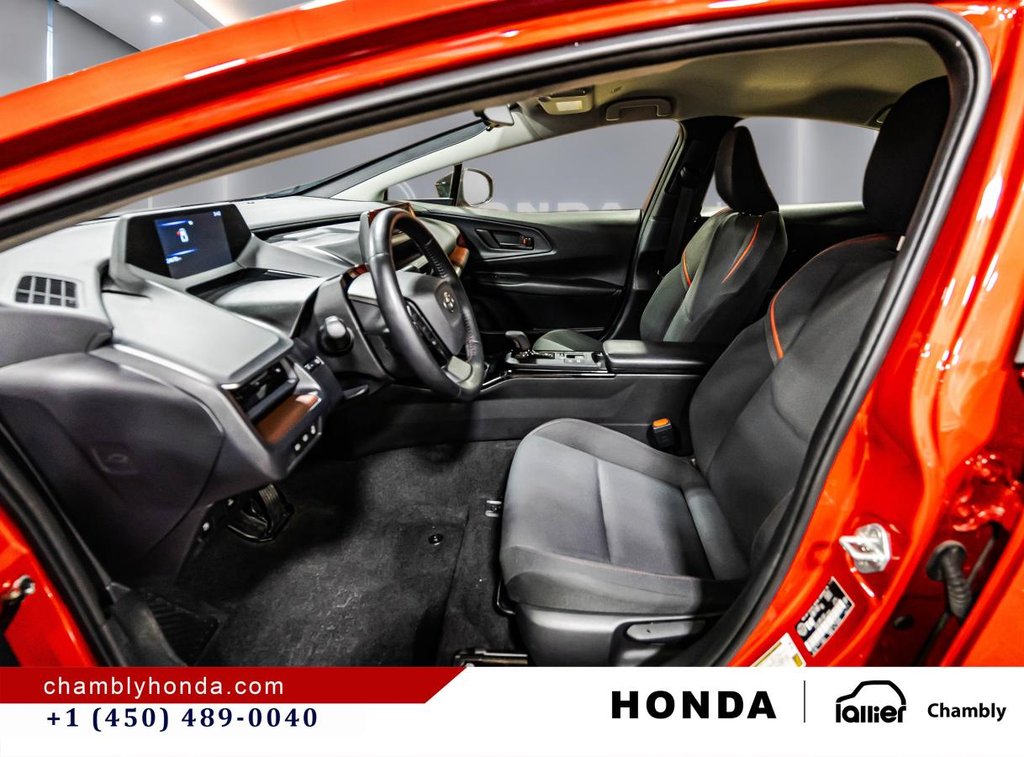 2024 Toyota Prius Prime SE  I CARPLAY I MAGS I HEATED SEATS I CAMERA I ACTIVE SECURITY in Montréal, Quebec - 19 - w1024h768px