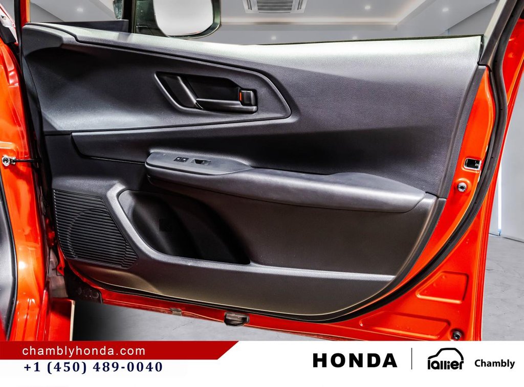 2024 Toyota Prius Prime SE  I CARPLAY I MAGS I HEATED SEATS I CAMERA I ACTIVE SECURITY in Montréal, Quebec - 17 - w1024h768px