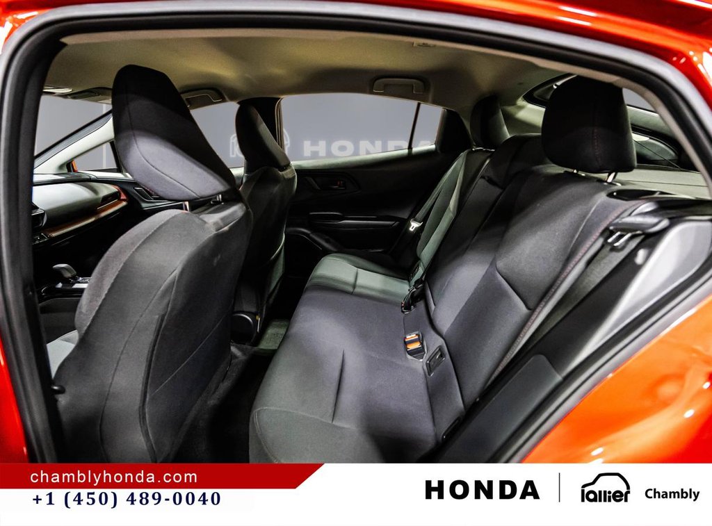 2024 Toyota Prius Prime SE  I CARPLAY I MAGS I HEATED SEATS I CAMERA I ACTIVE SECURITY in Montréal, Quebec - 13 - w1024h768px