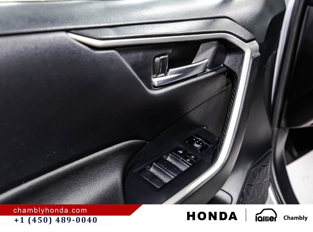 2024 Toyota RAV4 Prime SE AWD PLUG-IN HYBRID I HEATED SEATS I CARPLAY I CAMERA I MAGS I ACTIVE SECURITY in Montréal, Quebec - 11 - w1024h768px
