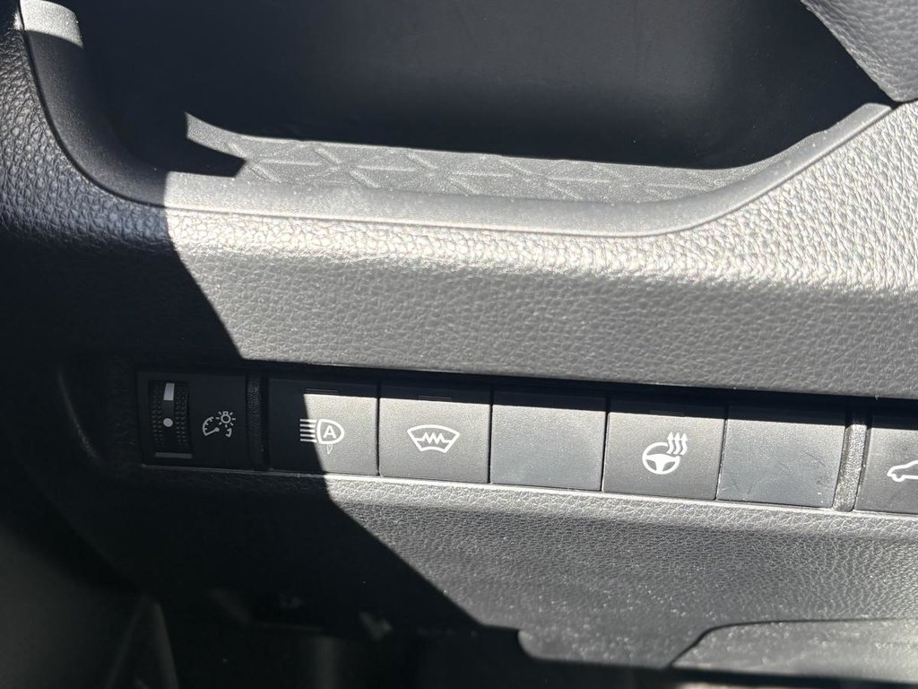 2024 Toyota RAV4 Prime SE AWD  SUNROOD I MAGS I CARPLAY I HEATED SEATS I CAMERA I ACTIVE SECURITY in Montréal, Quebec - 14 - w1024h768px