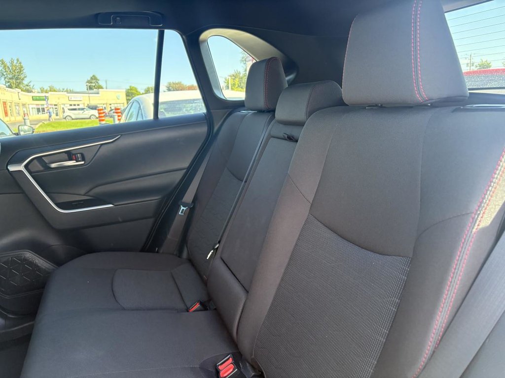 2024 Toyota RAV4 Prime SE AWD  SUNROOD I MAGS I CARPLAY I HEATED SEATS I CAMERA I ACTIVE SECURITY in Montréal, Quebec - 8 - w1024h768px