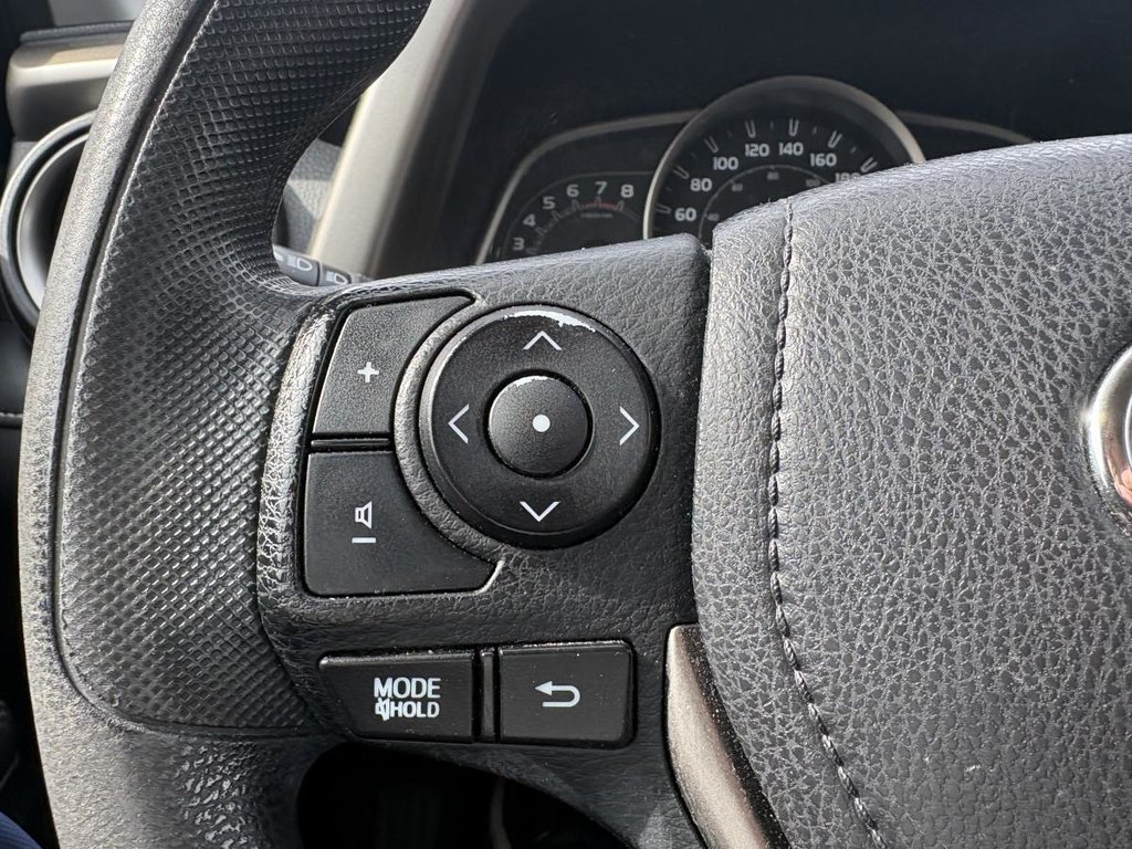 Toyota RAV4 XLE SUNROOF, CAMERA & BLUETOOTH LES TECHNO ON OLD CAR IS PERFECT !!!! 2015 à Montréal, Québec - 10 - w1024h768px