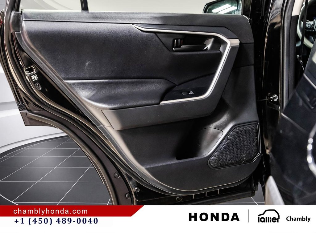 Toyota RAV4 LE AWD  I CARPLAY I HEATED SEATS I CAMERA I MAGS I ACTIVE SECURITY 2019 à Montréal, Québec - 12 - w1024h768px