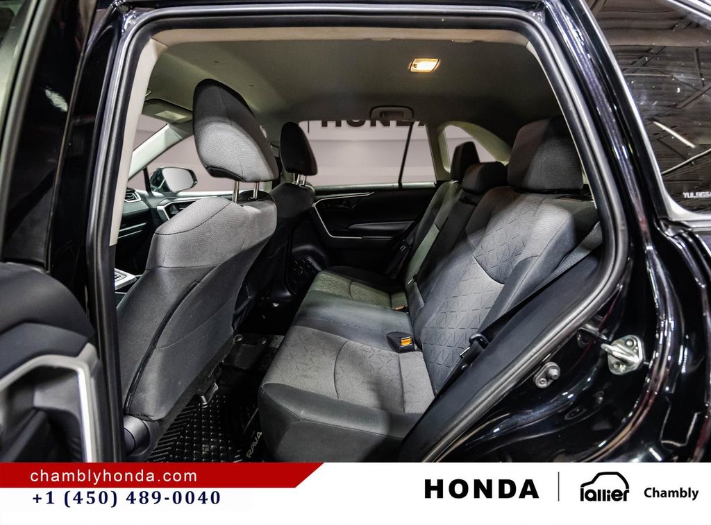 Toyota RAV4 LE AWD  I CARPLAY I HEATED SEATS I CAMERA I MAGS I ACTIVE SECURITY 2019 à Montréal, Québec - 13 - w1024h768px
