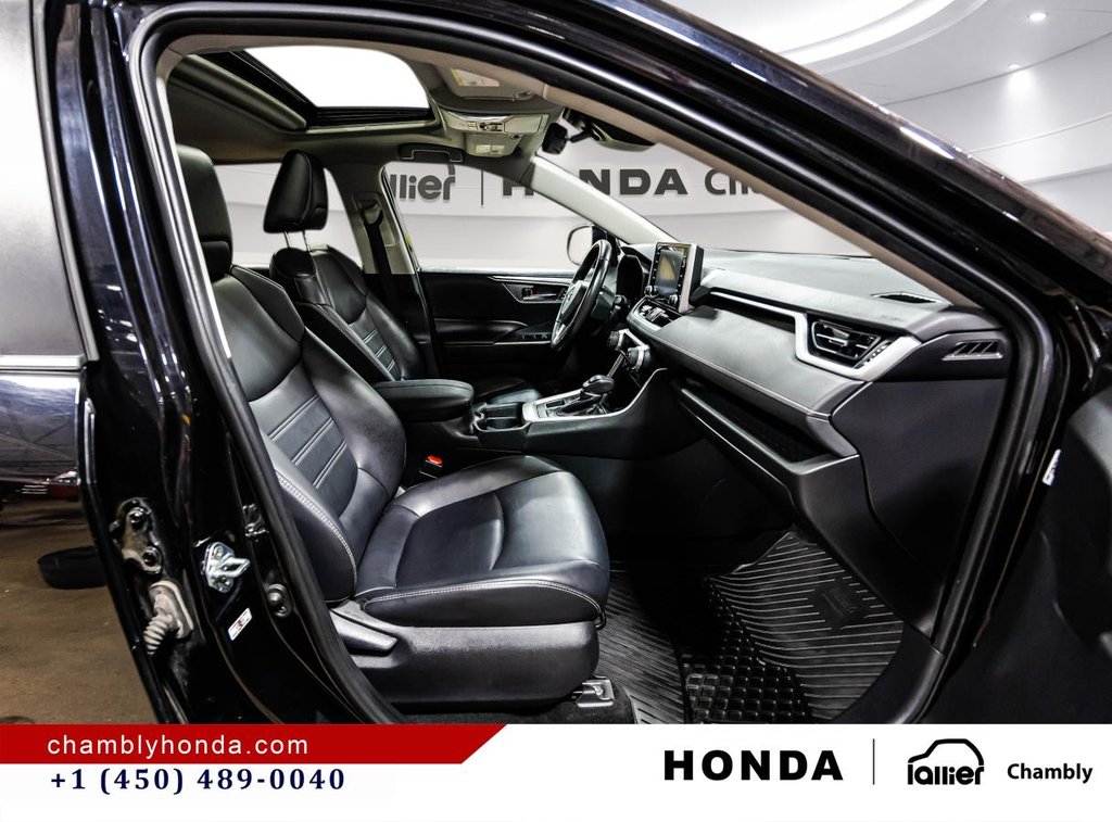 2020 Toyota RAV4 XLE AWD LEATHER I SUNROOF I MAGS I HEATED SEATS I CAMERA I ACTIVE SECURITY in Montréal, Quebec - 18 - w1024h768px
