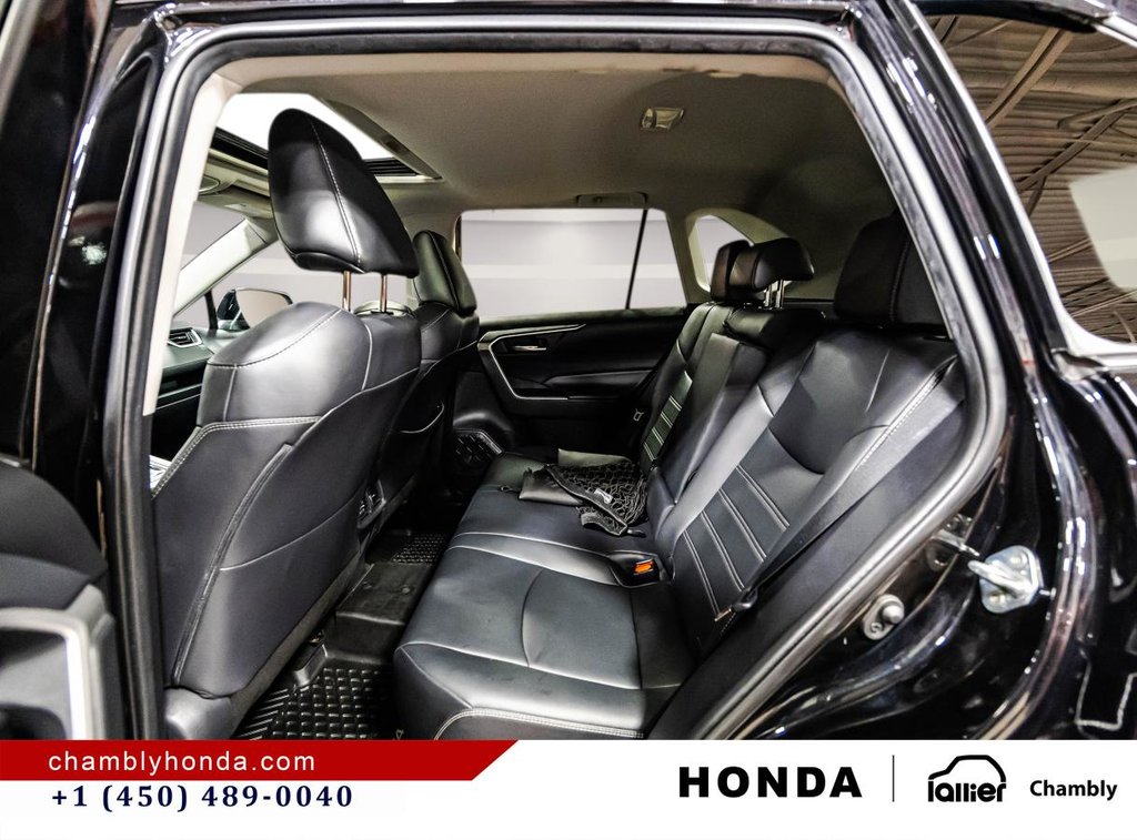 2020 Toyota RAV4 XLE AWD LEATHER I SUNROOF I MAGS I HEATED SEATS I CAMERA I ACTIVE SECURITY in Montréal, Quebec - 13 - w1024h768px