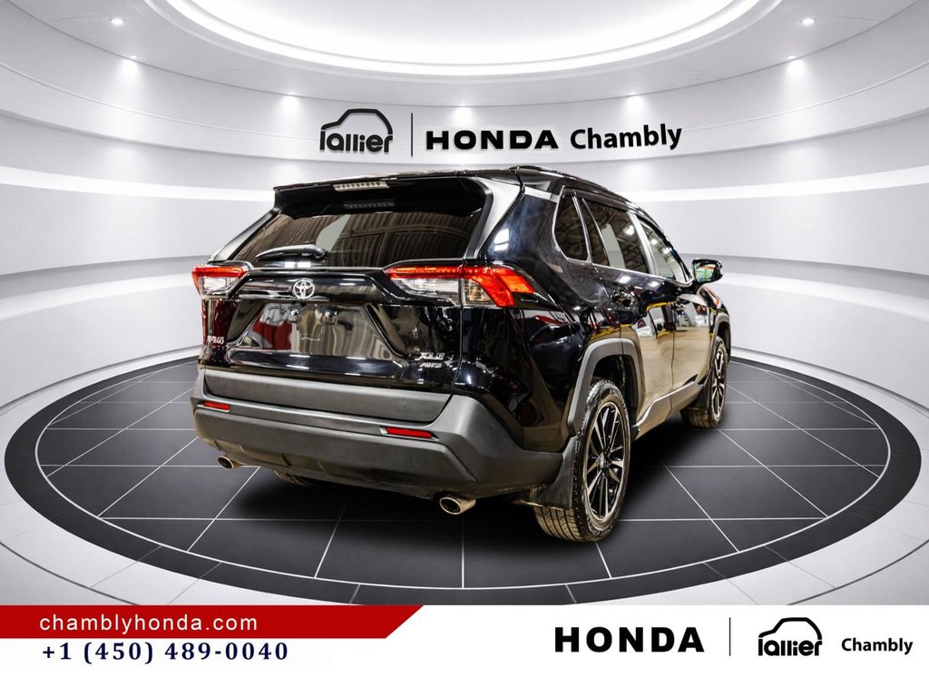 2020 Toyota RAV4 XLE AWD LEATHER I SUNROOF I MAGS I HEATED SEATS I CAMERA I ACTIVE SECURITY in Montréal, Quebec - 7 - w1024h768px