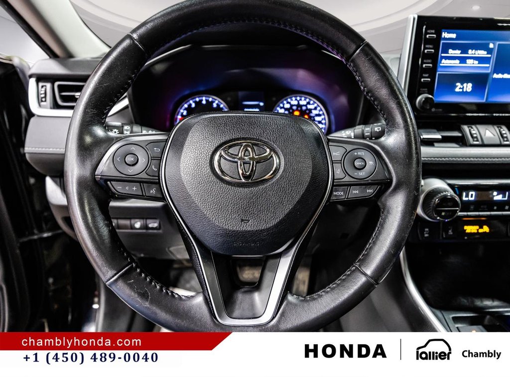 2020 Toyota RAV4 XLE AWD LEATHER I SUNROOF I MAGS I HEATED SEATS I CAMERA I ACTIVE SECURITY in Montréal, Quebec - 23 - w1024h768px