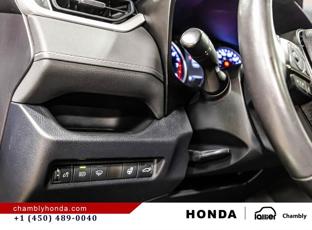 2020 Toyota RAV4 XLE AWD LEATHER I SUNROOF I MAGS I HEATED SEATS I CAMERA I ACTIVE SECURITY in Montréal, Quebec - 22 - w1024h768px