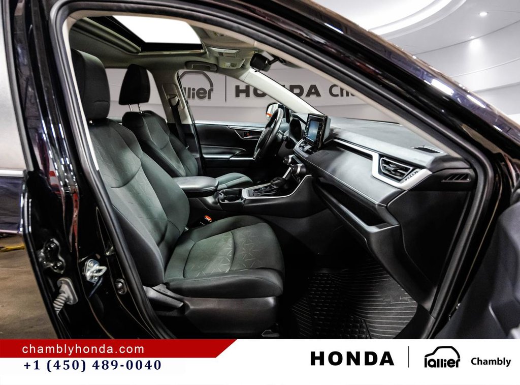 Toyota RAV4 XLE AWD I SUNROOF I MAGS I HEATED SEATS AND STEERING WHEEL I CARPLAY I ACTIVE SECURITY 2021 à Montréal, Québec - 18 - w1024h768px