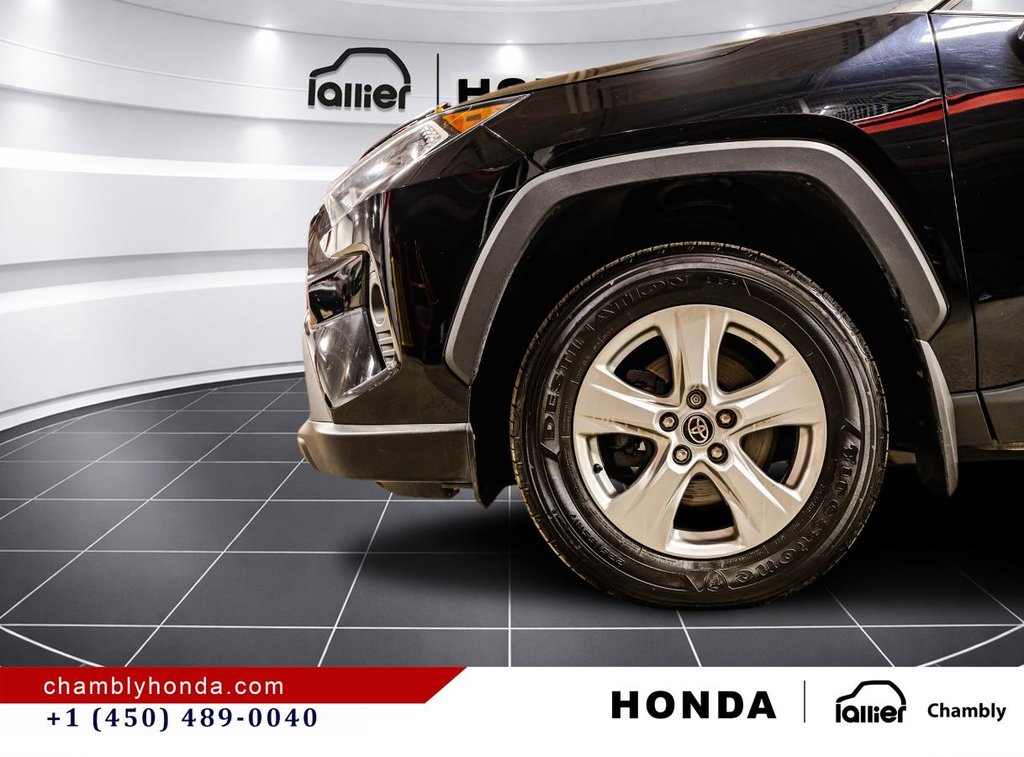 Toyota RAV4 XLE AWD I SUNROOF I MAGS I HEATED SEATS AND STEERING WHEEL I CARPLAY I ACTIVE SECURITY 2021 à Montréal, Québec - 10 - w1024h768px