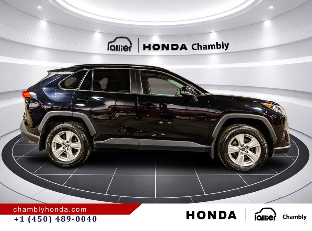 Toyota RAV4 XLE AWD I SUNROOF I MAGS I HEATED SEATS AND STEERING WHEEL I CARPLAY I ACTIVE SECURITY 2021 à Montréal, Québec - 8 - w1024h768px