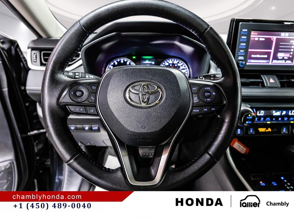 Toyota RAV4 XLE AWD I SUNROOF I MAGS I HEATED SEATS AND STEERING WHEEL I CARPLAY I ACTIVE SECURITY 2021 à Montréal, Québec - 23 - w1024h768px