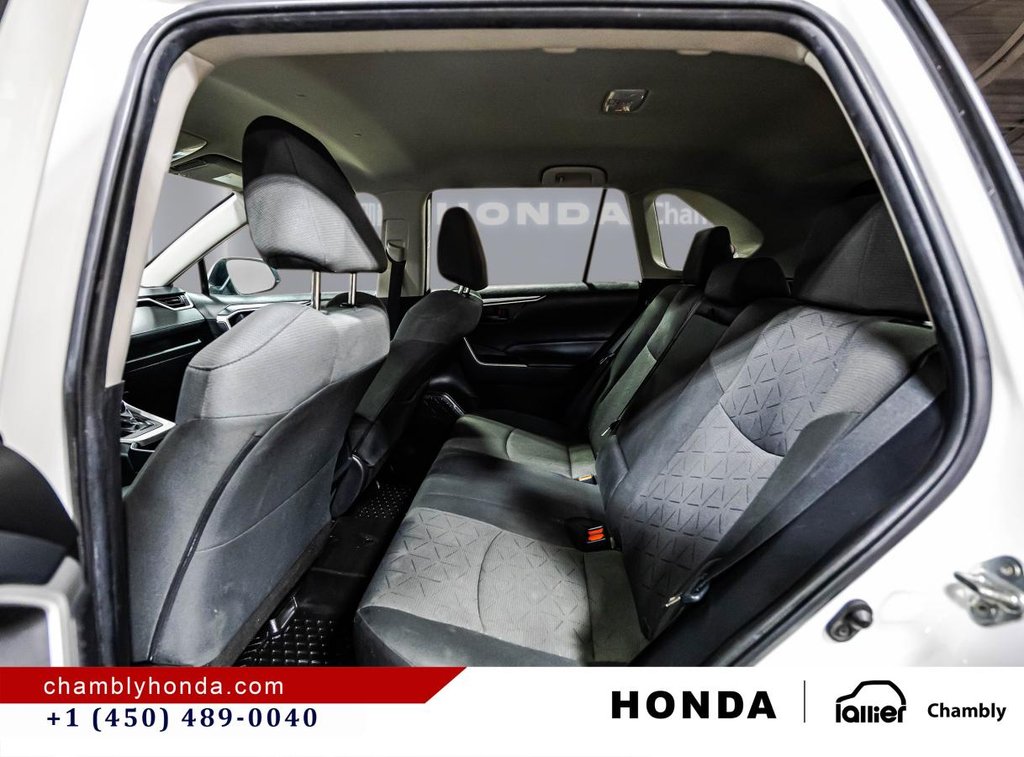Toyota RAV4 LE AWD CARFAX CLEAN // CARPLAY// HEATED SEATS// CAMERA 2021 à Montréal, Québec - 13 - w1024h768px