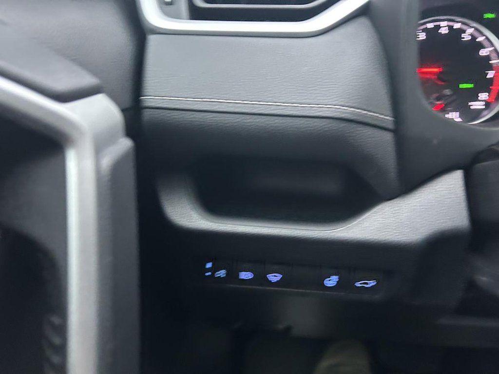 2021 Toyota RAV4 XLE AWD I SUNROOF I MAGS I HEATED SEATS AND STEERING WHEEL I CARPLAY I ACTIVE SECURITY in Montréal, Quebec - 10 - w1024h768px