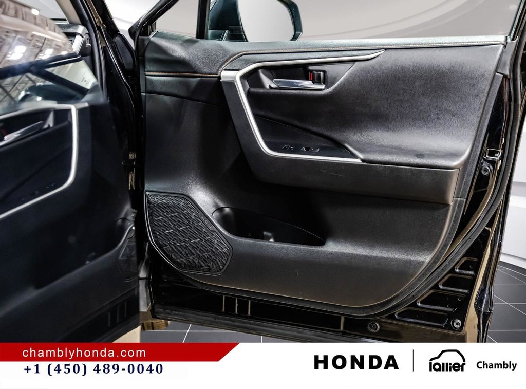 2022 Toyota RAV4 Trail AWD MAGS I SUNROOF I HEATED SEATS I CARPLAY I ACTIVE SECURITY in Montréal, Quebec - 17 - w1024h768px