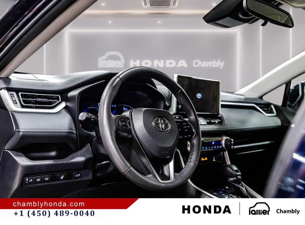 Toyota RAV4 Hybrid XLE AWD SUNROOF I MAGS I HEATED SEATS AND STEERING WHEEL I CAMERA I ACTIVE SECURITY 2024 à Montréal, Québec - 18 - w1024h768px