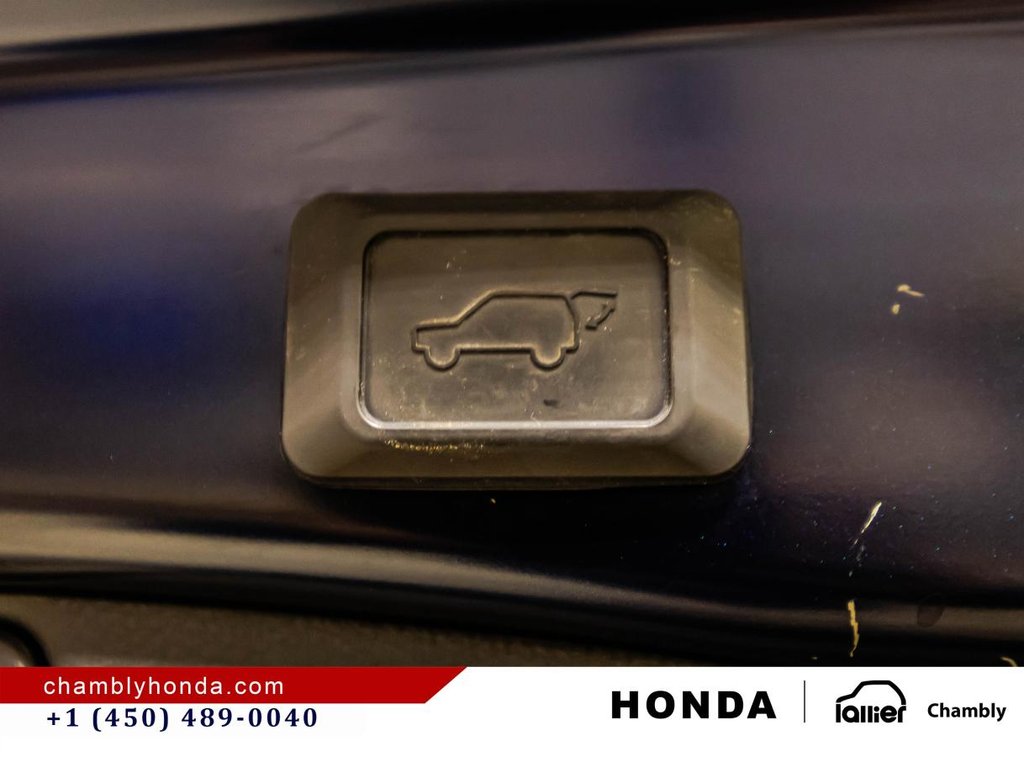 Toyota RAV4 Hybrid XLE AWD SUNROOF I MAGS I HEATED SEATS AND STEERING WHEEL I CAMERA I ACTIVE SECURITY 2024 à Montréal, Québec - 12 - w1024h768px
