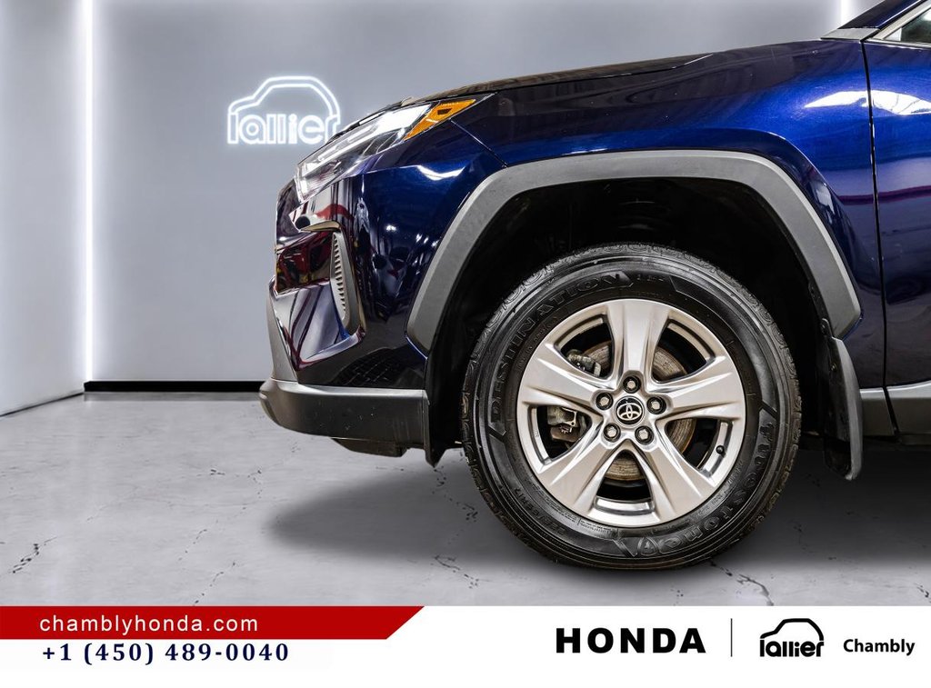 Toyota RAV4 Hybrid XLE AWD SUNROOF I MAGS I HEATED SEATS AND STEERING WHEEL I CAMERA I ACTIVE SECURITY 2024 à Montréal, Québec - 7 - w1024h768px