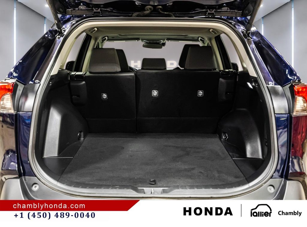 Toyota RAV4 Hybrid XLE AWD SUNROOF I MAGS I HEATED SEATS AND STEERING WHEEL I CAMERA I ACTIVE SECURITY 2024 à Montréal, Québec - 13 - w1024h768px
