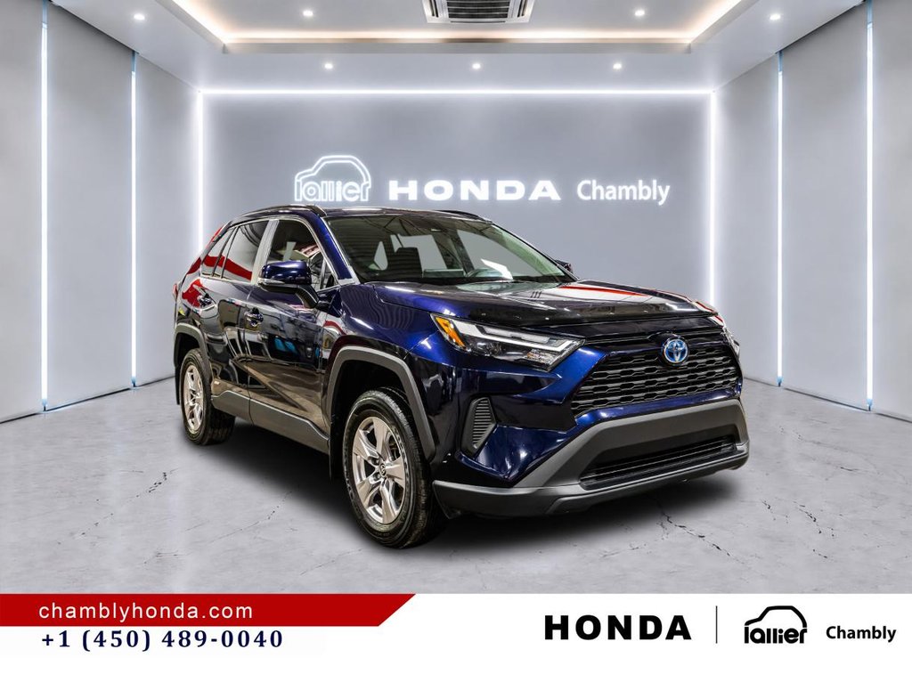Toyota RAV4 Hybrid XLE AWD SUNROOF I MAGS I HEATED SEATS AND STEERING WHEEL I CAMERA I ACTIVE SECURITY 2024 à Montréal, Québec - 6 - w1024h768px