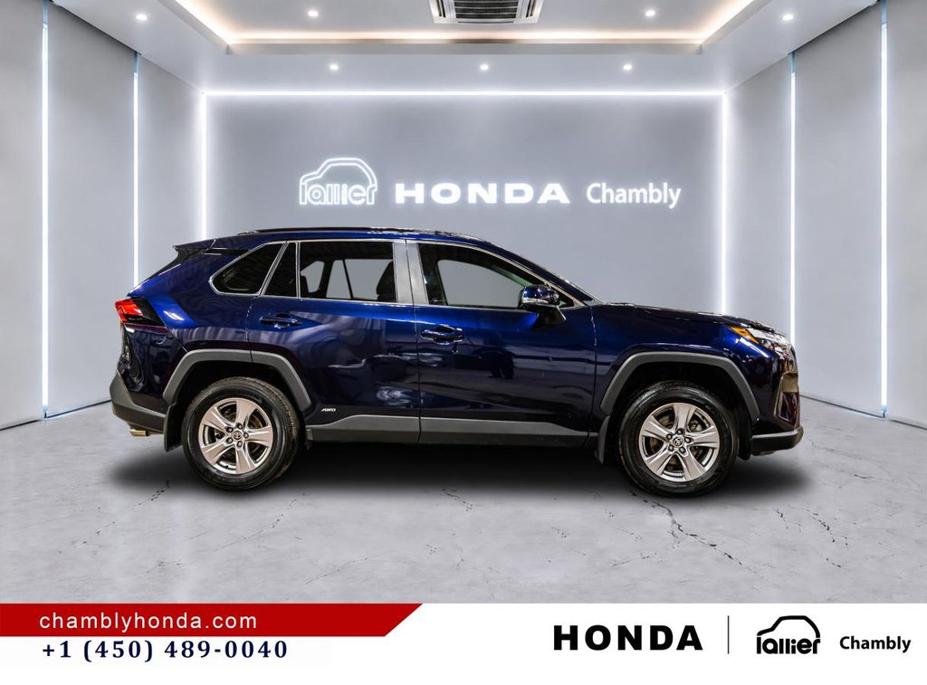 Toyota RAV4 Hybrid XLE AWD SUNROOF I MAGS I HEATED SEATS AND STEERING WHEEL I CAMERA I ACTIVE SECURITY 2024 à Montréal, Québec - 5 - w1024h768px
