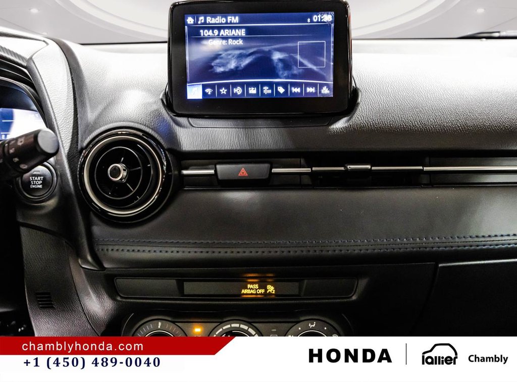 2020 Toyota Yaris hatchback Auto 20,000 km CARPLAY I BLUETROOTH I CAMERA in Montréal, Quebec - 23 - w1024h768px