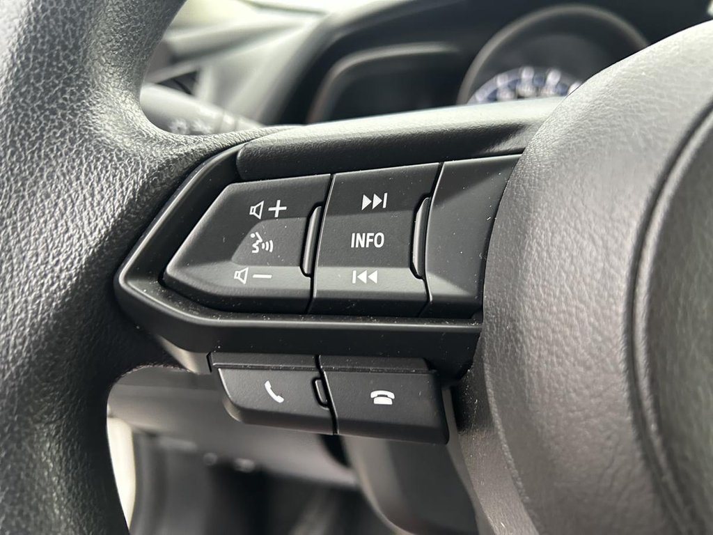 2020 Toyota Yaris hatchback Auto 20,000 km CARPLAY I BLUETROOTH I CAMERA in Montréal, Quebec - 13 - w1024h768px
