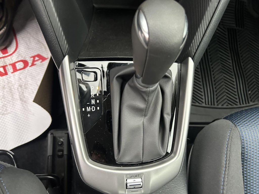 2020 Toyota Yaris hatchback Auto 20,000 km CARPLAY I BLUETROOTH I CAMERA in Montréal, Quebec - 10 - w1024h768px