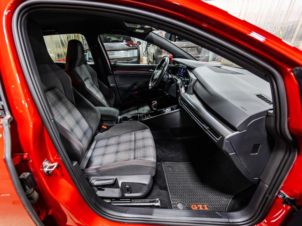 2022 Volkswagen Golf GTI 241 HP | GTI MANUELLE | TAUX 5.99% in Montréal, Quebec - 17 - w1024h768px
