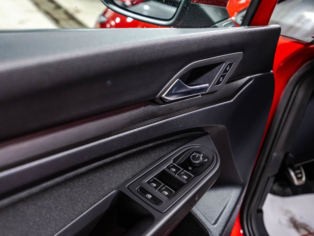 2022 Volkswagen Golf GTI 241 HP | GTI MANUELLE | TAUX 5.99% in Montréal, Quebec - 11 - w1024h768px