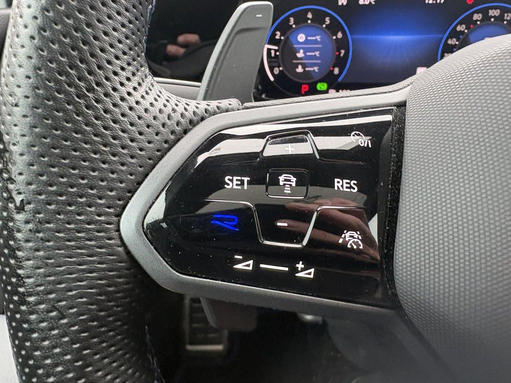 2023 Volkswagen Golf R DSG 1OWNER I NO ACCIDENT I SUNROOF I MAGS I HEATED SEATS I CARPLAY I CAMERA in Montréal, Quebec - 10 - w1024h768px