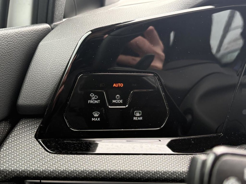 2023 Volkswagen Golf R DSG 1OWNER I NO ACCIDENT I SUNROOF I MAGS I HEATED SEATS I CARPLAY I CAMERA in Montréal, Quebec - 11 - w1024h768px