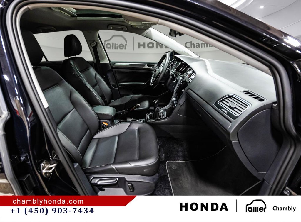 2021 Volkswagen Golf Comfortline 5-door Manual LEATHER I SUNROOF I HEATED SEATS I ACTIVE SECURITY in Montréal, Quebec - 17 - w1024h768px