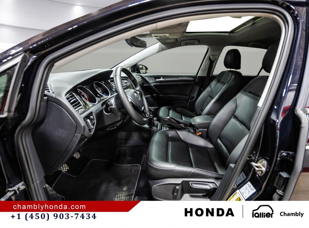 2021 Volkswagen Golf Comfortline 5-door Manual LEATHER I SUNROOF I HEATED SEATS I ACTIVE SECURITY in Montréal, Quebec - 19 - w1024h768px