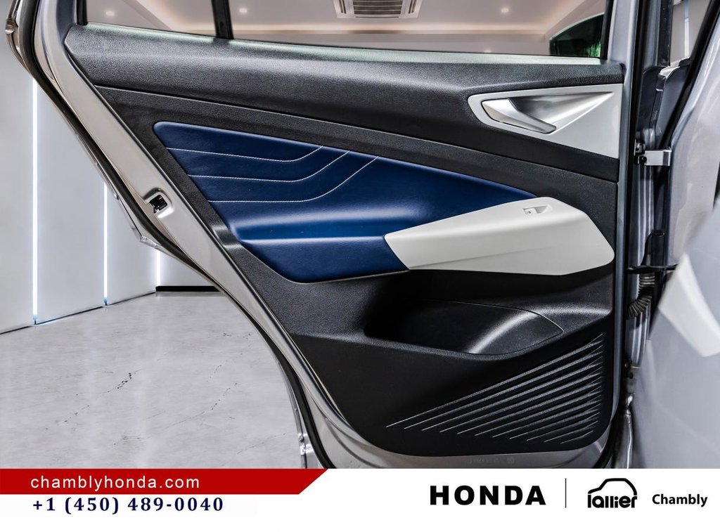 2023 Volkswagen ID.4 Pro S  AWD w/SK On Battery I LEATRHER I HEATED SEATS I CAMERA I MAGS SNROOF I ACTIVE SECURITY in Montréal, Quebec - 12 - w1024h768px
