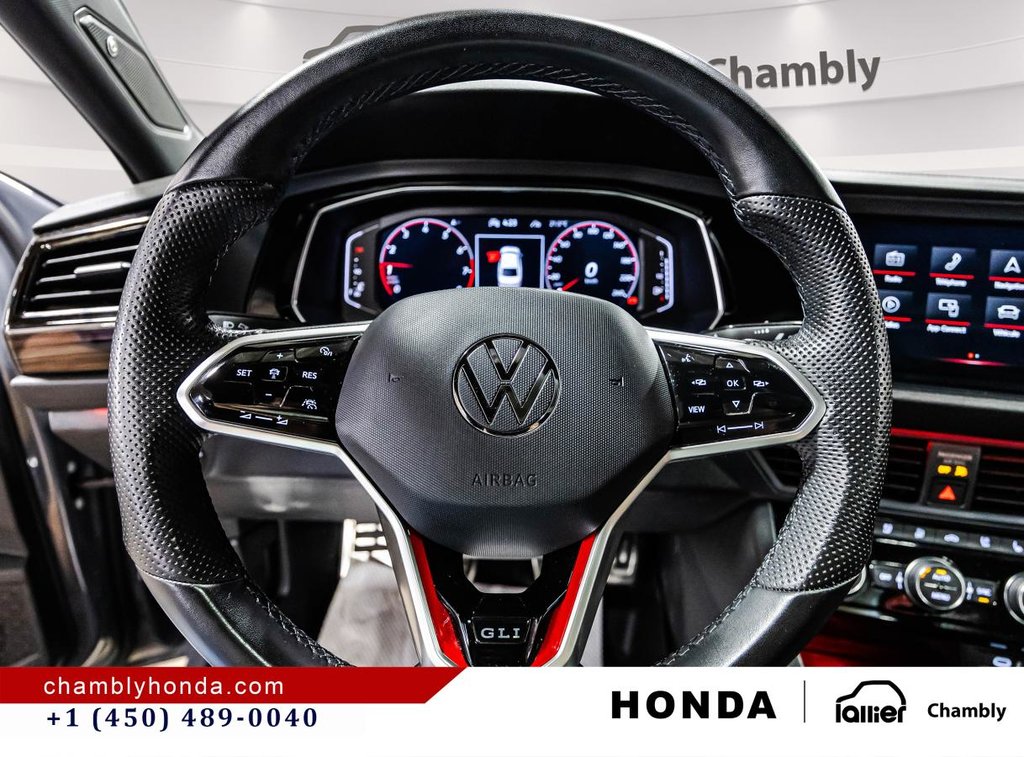 Volkswagen Jetta GLI Manual 30,000 KM!! I 1 OWNER I LEATHER I SUNROOF I MAGS I GPS I ACTIVE SECURITY I CARPLAY 2023 à Montréal, Québec - 23 - w1024h768px