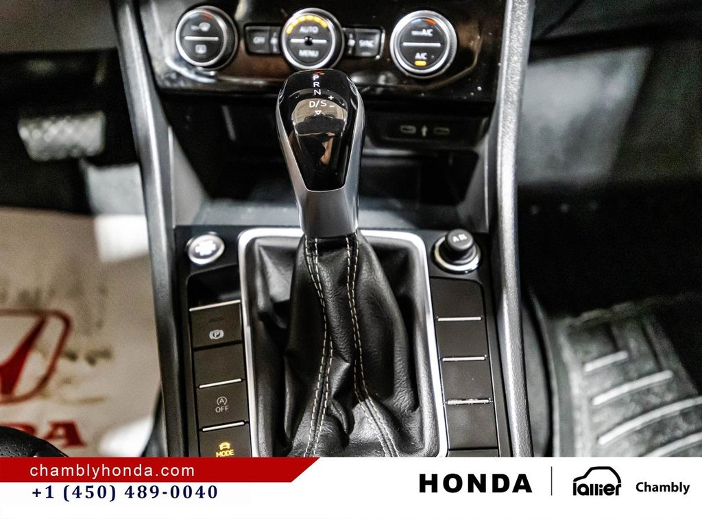 2023 Volkswagen Jetta Highline CUIR I HEATED SEATS I MAGS I CAMERA I CARPLAY I ACTIVE SECURITY in Montréal, Quebec - 26 - w1024h768px