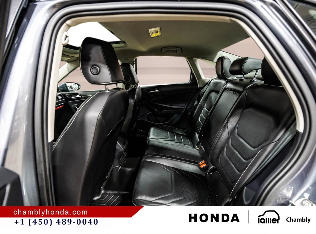 2023 Volkswagen Jetta Highline CUIR I HEATED SEATS I MAGS I CAMERA I CARPLAY I ACTIVE SECURITY in Montréal, Quebec - 14 - w1024h768px