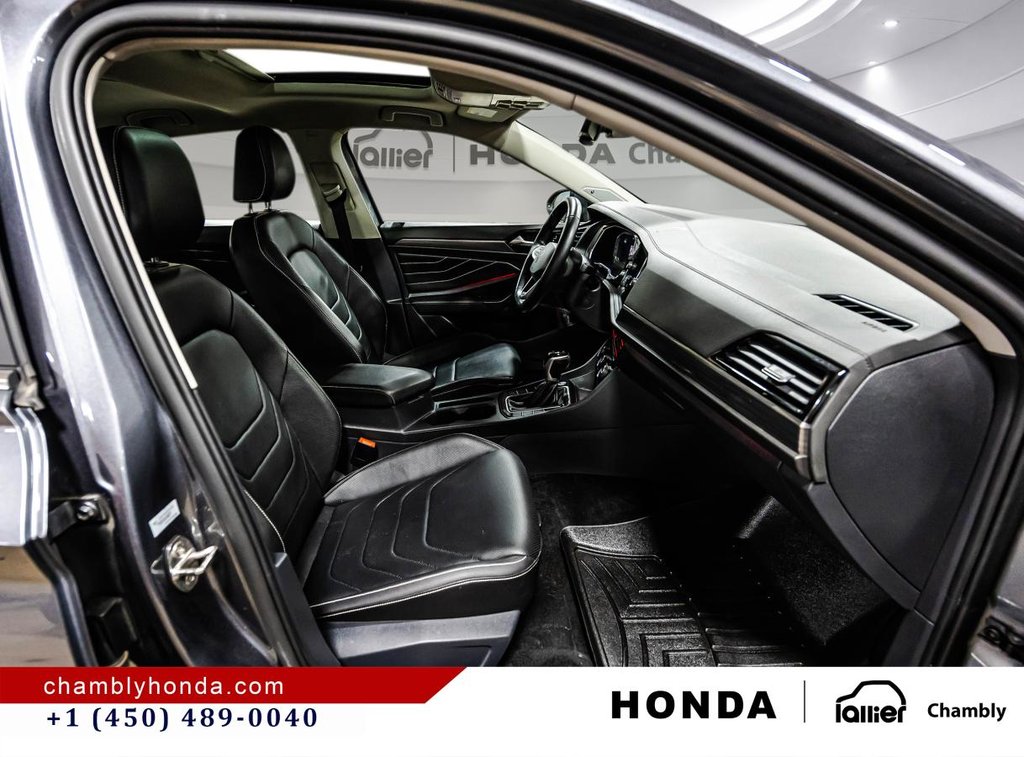 2023 Volkswagen Jetta Highline CUIR I HEATED SEATS I MAGS I CAMERA I CARPLAY I ACTIVE SECURITY in Montréal, Quebec - 18 - w1024h768px