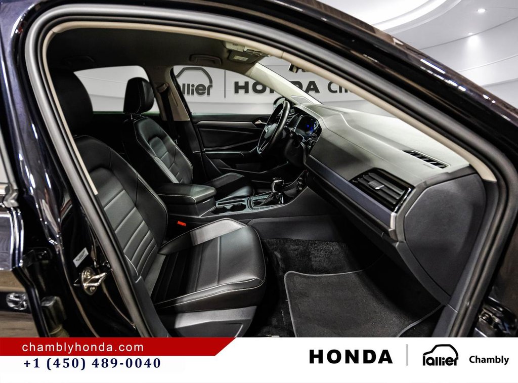 2023 Volkswagen Jetta Comfortline MAGS I CARP;LAY I ACTIVE SECURITY I CAMERA I HEATED SEATS in Montréal, Quebec - 18 - w1024h768px