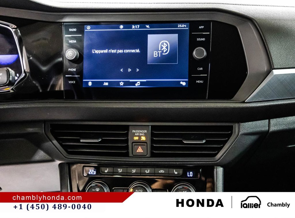 2023 Volkswagen Jetta Comfortline MAGS I CARP;LAY I ACTIVE SECURITY I CAMERA I HEATED SEATS in Montréal, Quebec - 24 - w1024h768px