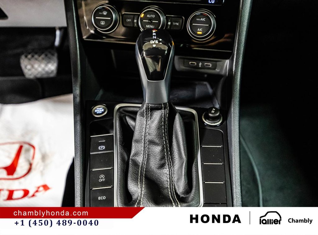 2023 Volkswagen Jetta Comfortline MAGS I CARP;LAY I ACTIVE SECURITY I CAMERA I HEATED SEATS in Montréal, Quebec - 25 - w1024h768px
