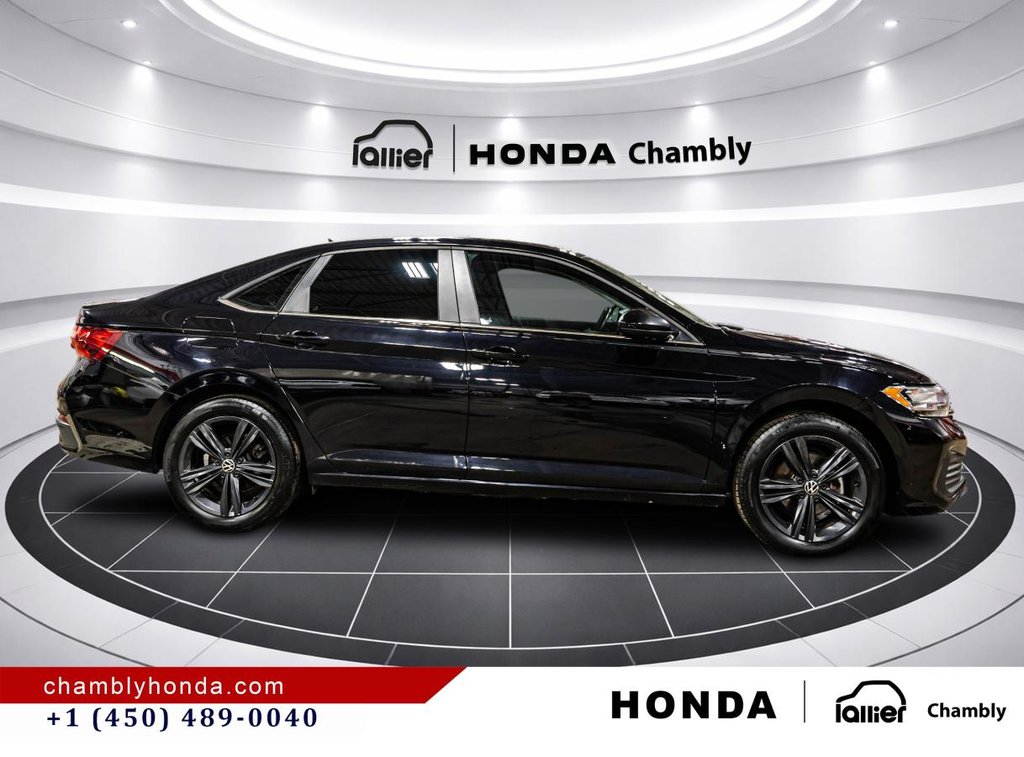 2023 Volkswagen Jetta Comfortline MAGS I CARP;LAY I ACTIVE SECURITY I CAMERA I HEATED SEATS in Montréal, Quebec - 8 - w1024h768px