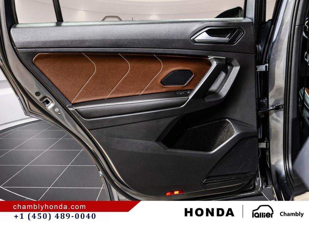2023 Volkswagen Tiguan Highline R-Line 4MOTION 1 OWNER I NO ACCIDENT I 7 SEATERS I LEATHER I SUNROOF I  MAGS in Montréal, Quebec - 13 - w1024h768px