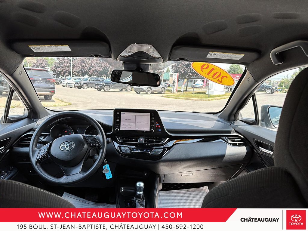 2019 Toyota C-HR LE in Châteauguay, Quebec - 9 - w1024h768px