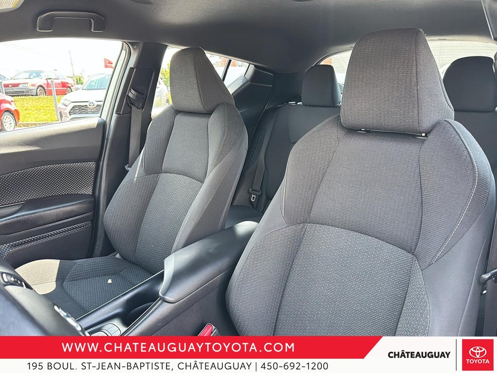 2019 Toyota C-HR LE in Châteauguay, Quebec - 8 - w1024h768px