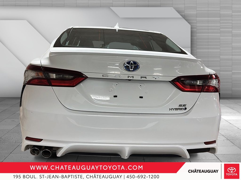 Toyota Camry Hybrid SE 2024 à Châteauguay, Québec - 4 - w1024h768px